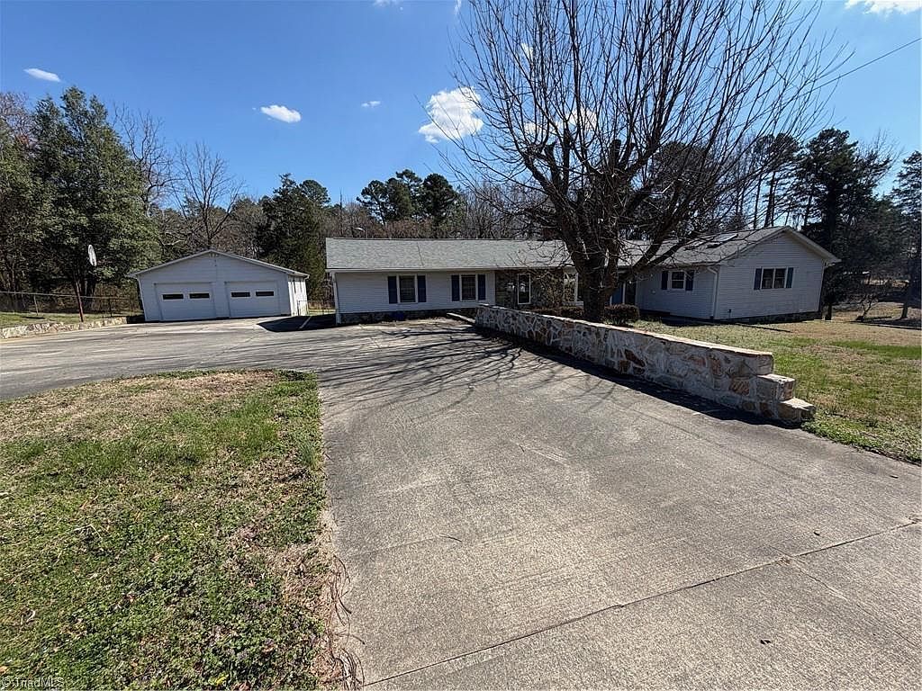 6364 Kimesville Rd Liberty, NC 27298 - Thumbnail 4