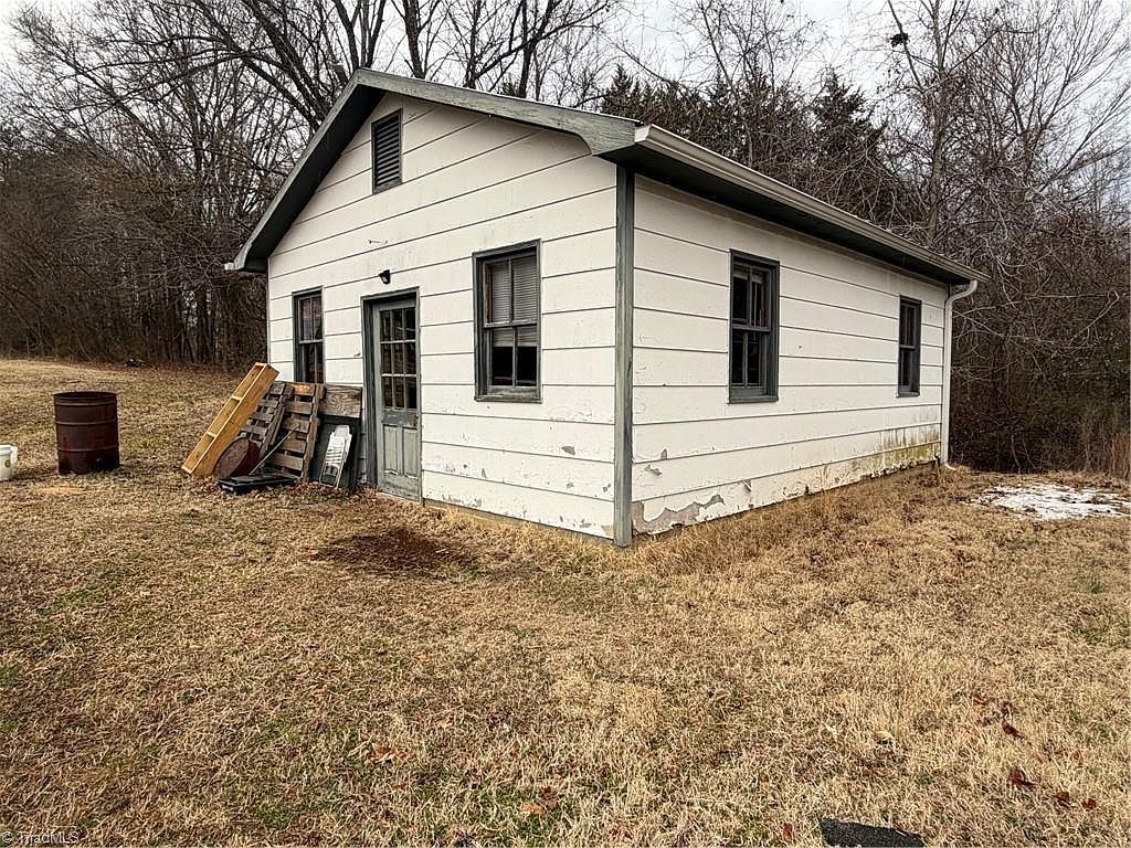 2412 Park Springs Rd Providence, NC 27315 - Thumbnail 4