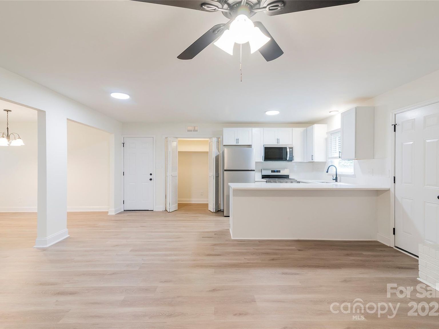 1808 Taylor Dr Gastonia, NC 28052 - Thumbnail 4