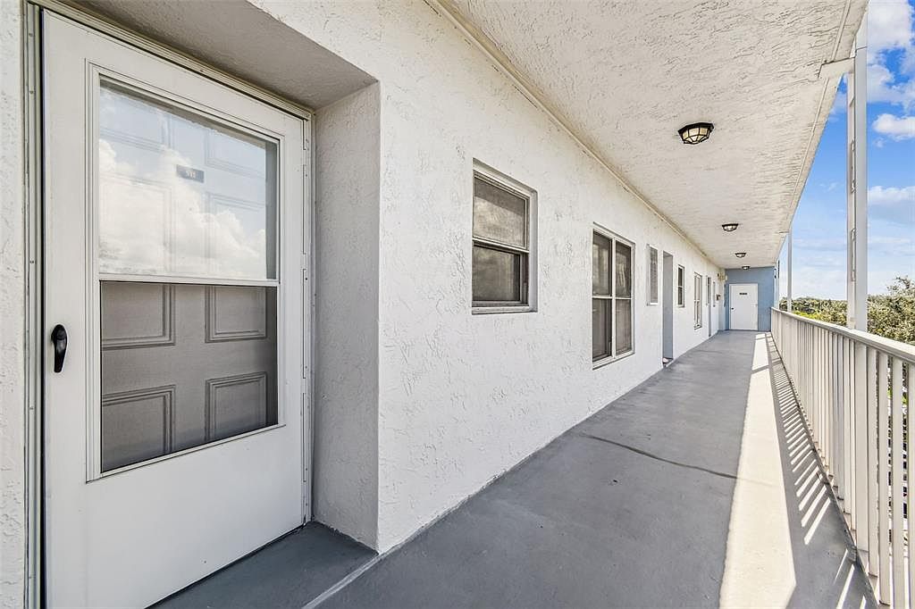 4939 Floramar Ter APT 511 New Port Richey, FL 34652 - Thumbnail 4