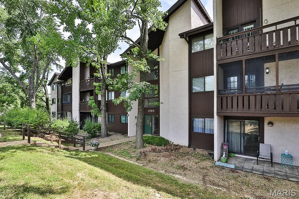 1380 Heritage Lndg APT 206 Saint Charles, MO 63303 - Thumbnail 4