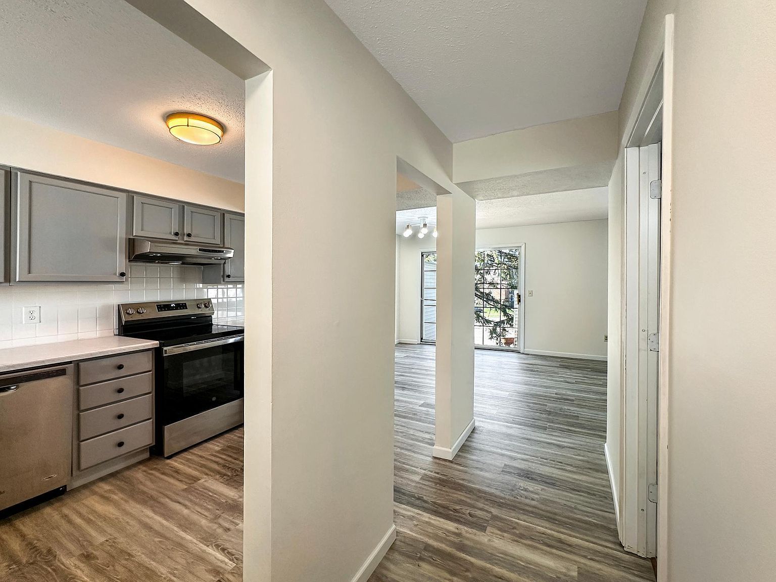 607 E Burnsville Pkwy #13 Burnsville, MN 55337 - Thumbnail 4