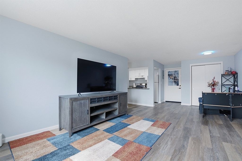 180 Main St APT B34 Bridgewater, MA 02324 - Thumbnail 4