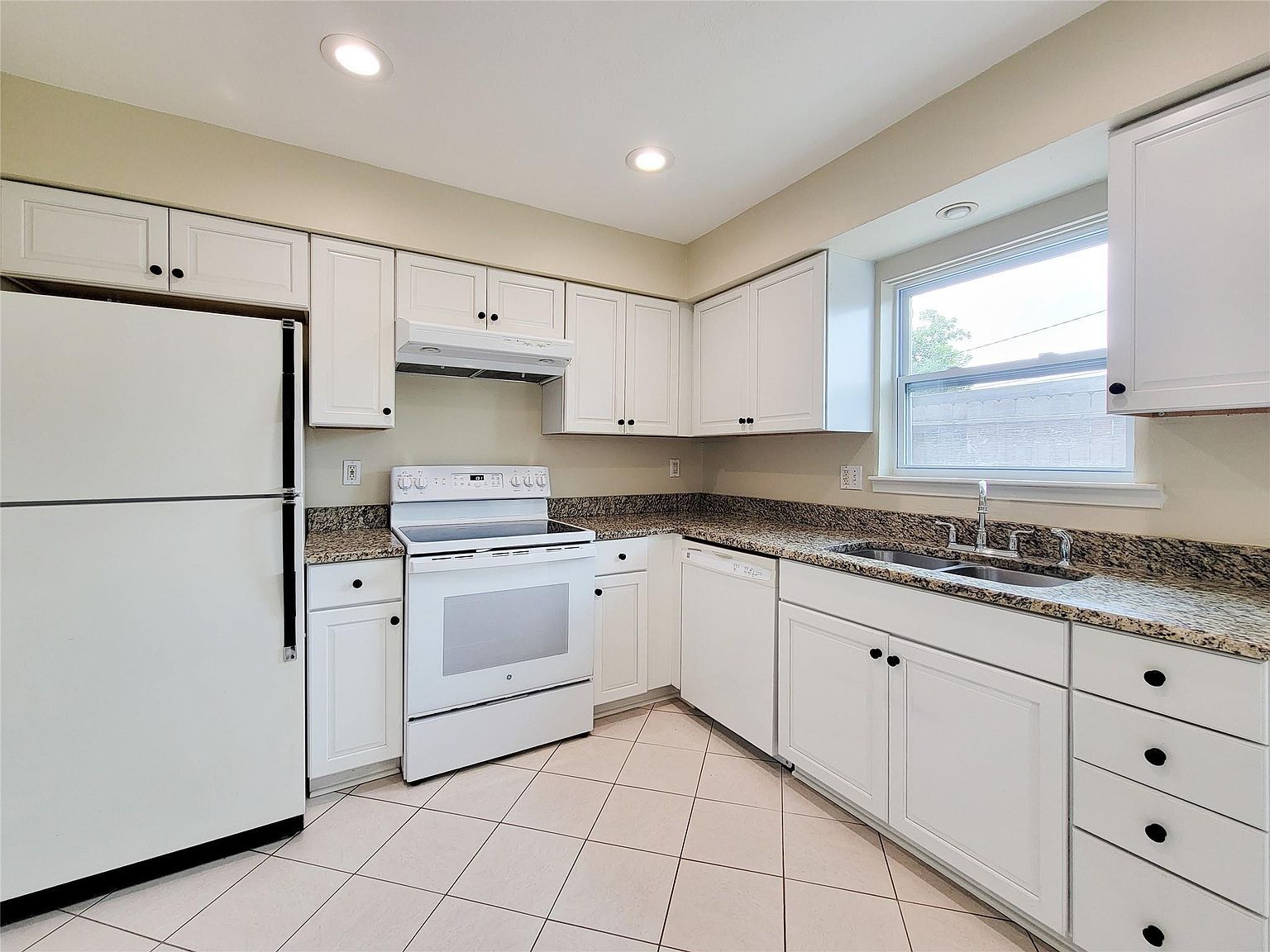 7600 Burgoyne Rd UNIT 114 Houston, TX 77063 - Thumbnail 4