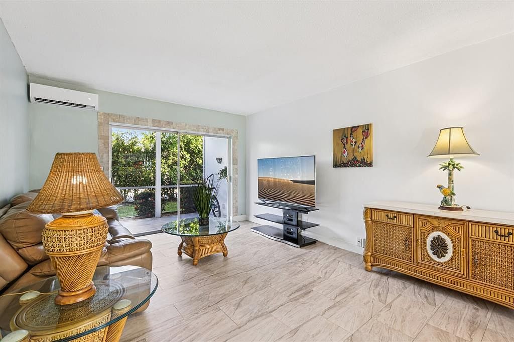 2131 NE 42nd Ct APT 106E Lighthouse Pt, FL 33064 - Thumbnail 4