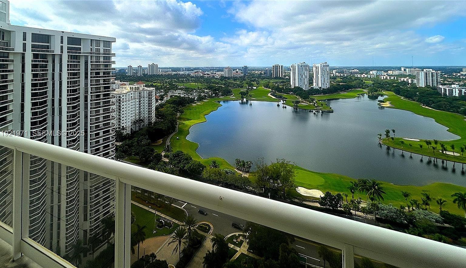 20191 E Country Club Dr APT 2601 Aventura, FL 33180 - Thumbnail 4