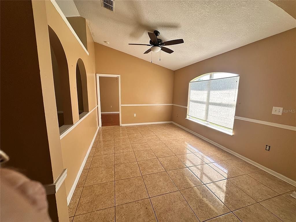 633 Basingstoke Ct Kissimmee, FL 34758 - Thumbnail 4