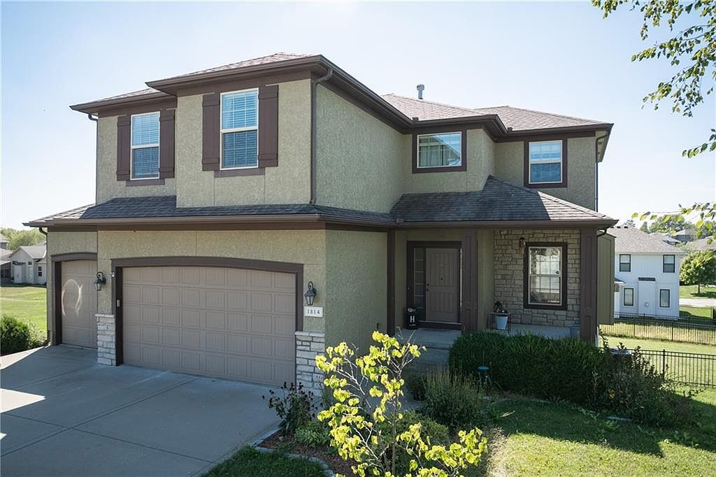 1814 Cayhill Ct Warrensburg, MO 64093 - Thumbnail 4