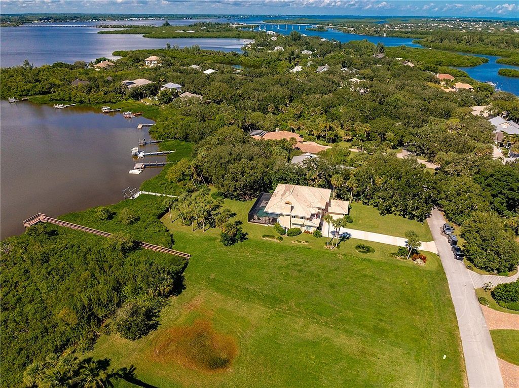 8615 Seacrest Dr Vero Beach, FL 32963 - Thumbnail 4