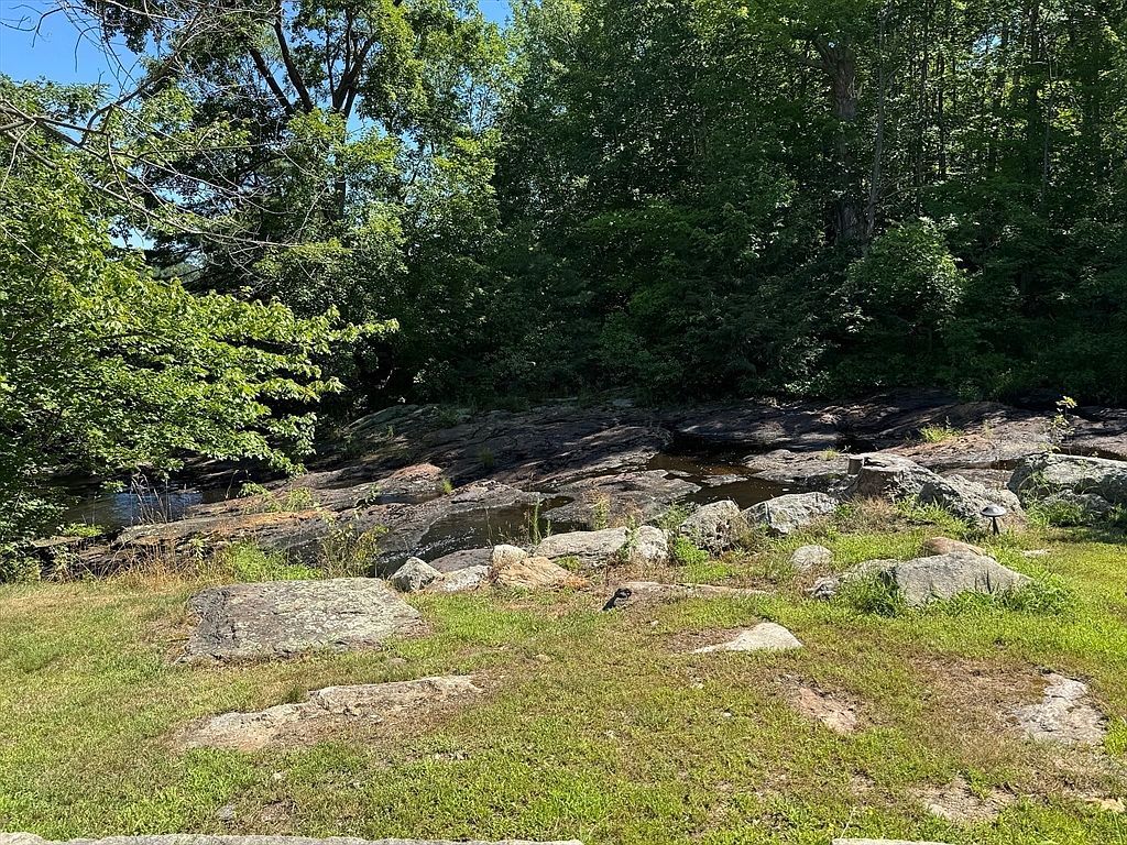 36 Mill St New Ipswich, NH 03071 - Thumbnail 4