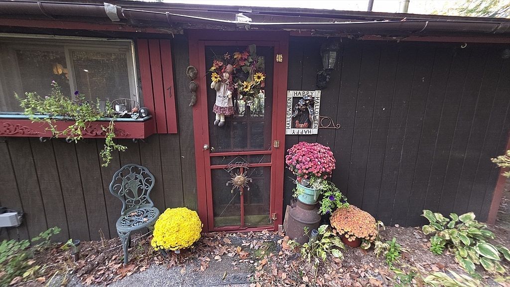 7 Hog Hollow Rd Shelburne Falls, MA 01370 - Thumbnail 4