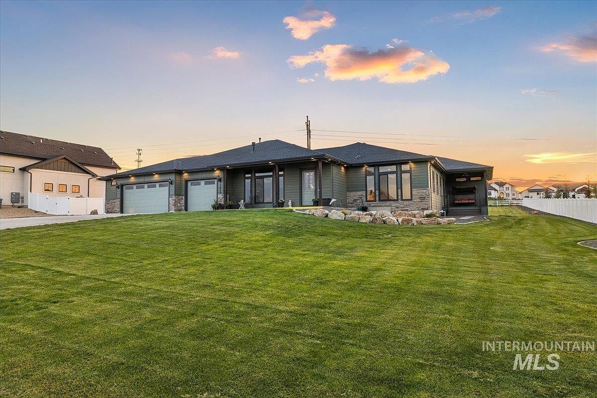 13849 Table Rock Ave Nampa, ID 83651 - Thumbnail 4