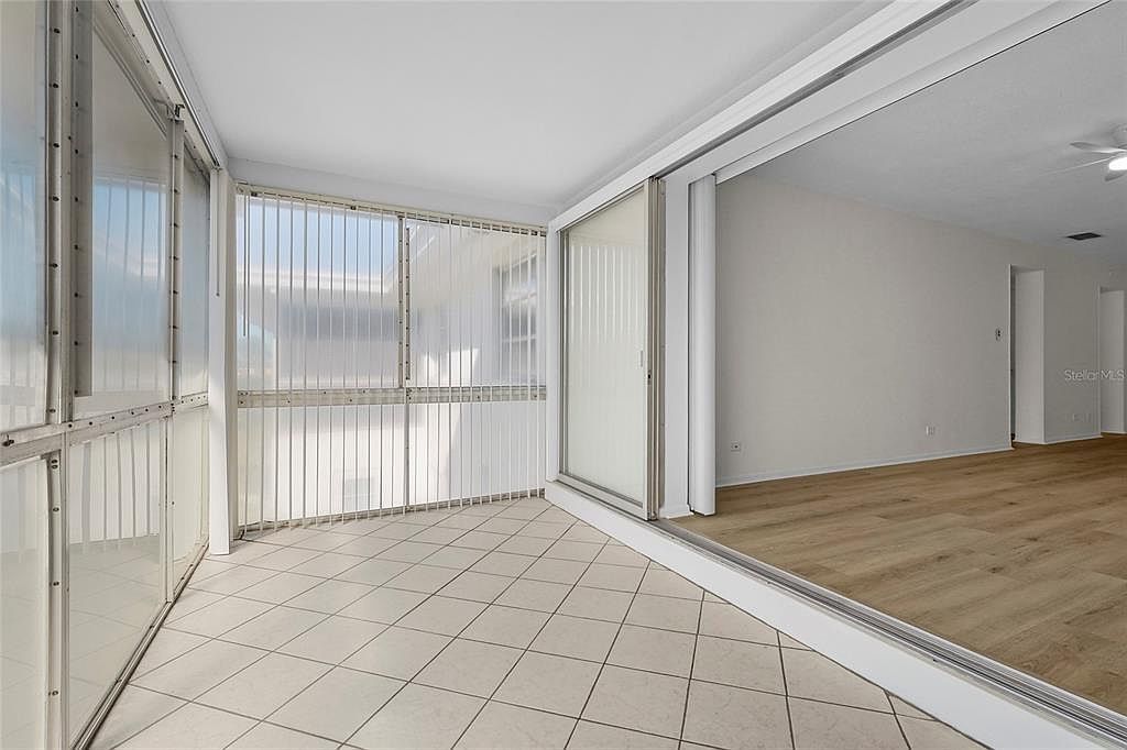 3950 Roxane Blvd APT 2B Sarasota, FL 34235 - Thumbnail 4