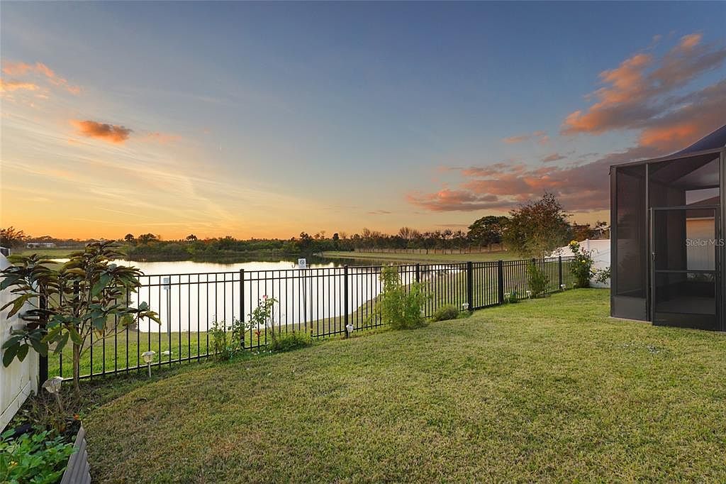 7322 34th Ct E Sarasota, FL 34243 - Thumbnail 4