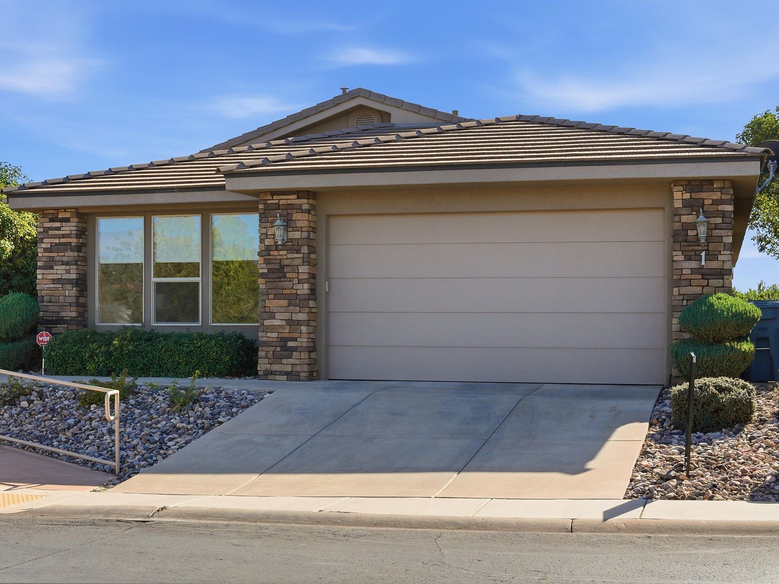 409 N Country Ln UNIT 1 Saint George, UT 84770 - Thumbnail 4
