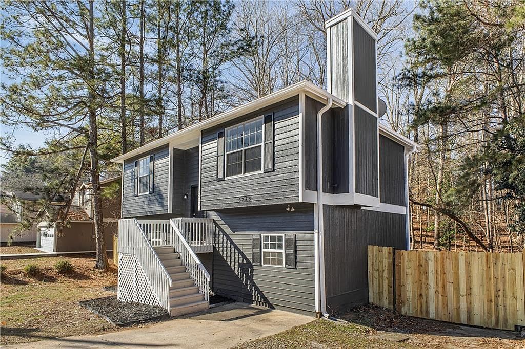 5225 Forest Downs Ln S Atlanta, GA 30349 - Thumbnail 4