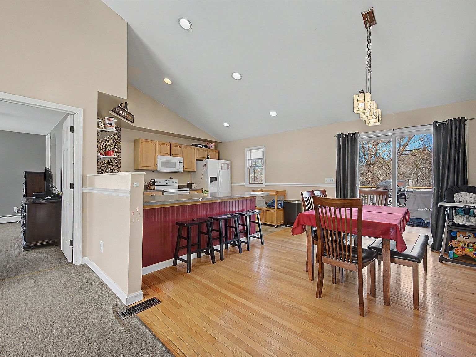 31 Oak St Newport, NH 03773 - Thumbnail 4