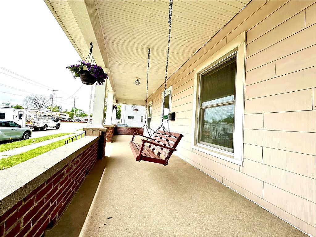 111 Andrew St Paris, IL 61944 - Thumbnail 4