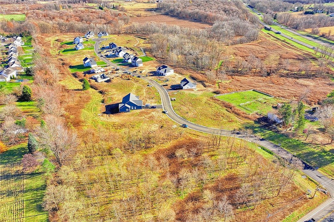 8 Mendon Green Ln Pittsford, NY 14534 - Thumbnail 4