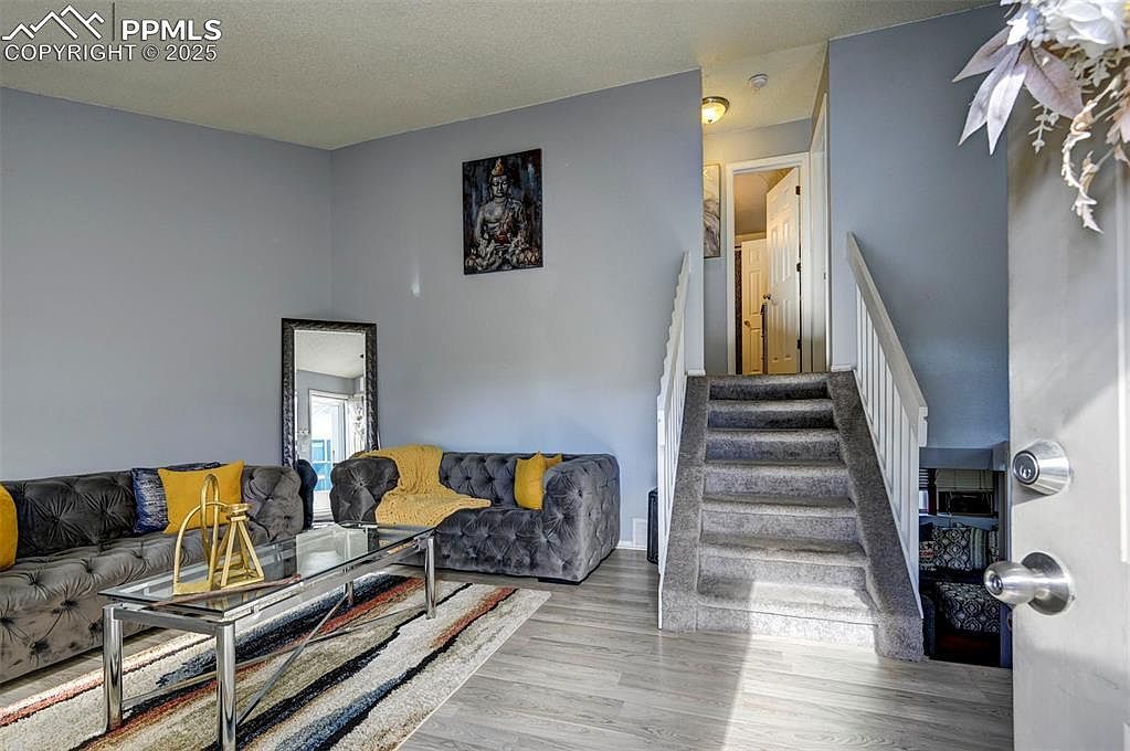 4801 Live Oak Dr Colorado Springs, CO 80916 - Thumbnail 4