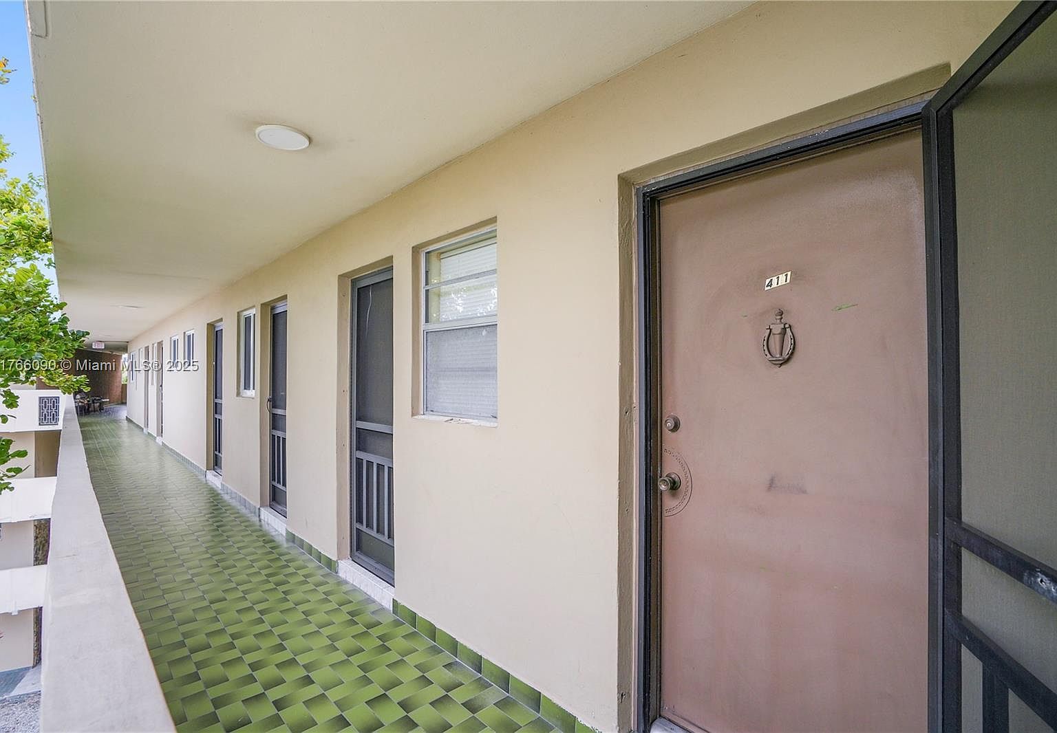 1680 NE 191st St APT 411-2 North Miami Beach, FL 33179 - Thumbnail 4