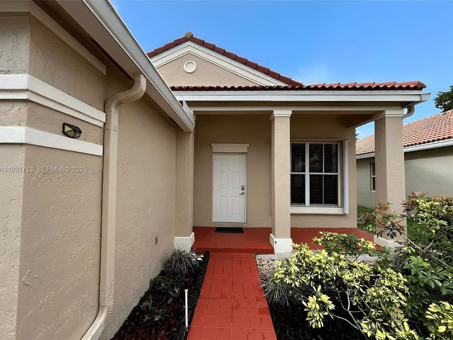 807 Sand Creek Cir Weston, FL 33327 - Thumbnail 4