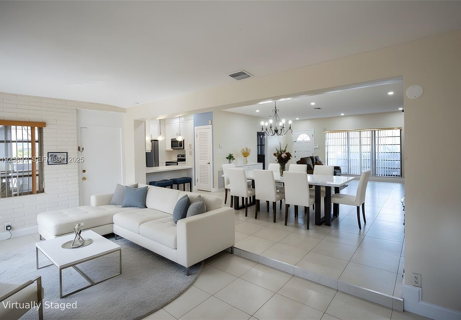 1140 NE 204th St Miami, FL 33179 - Thumbnail 4