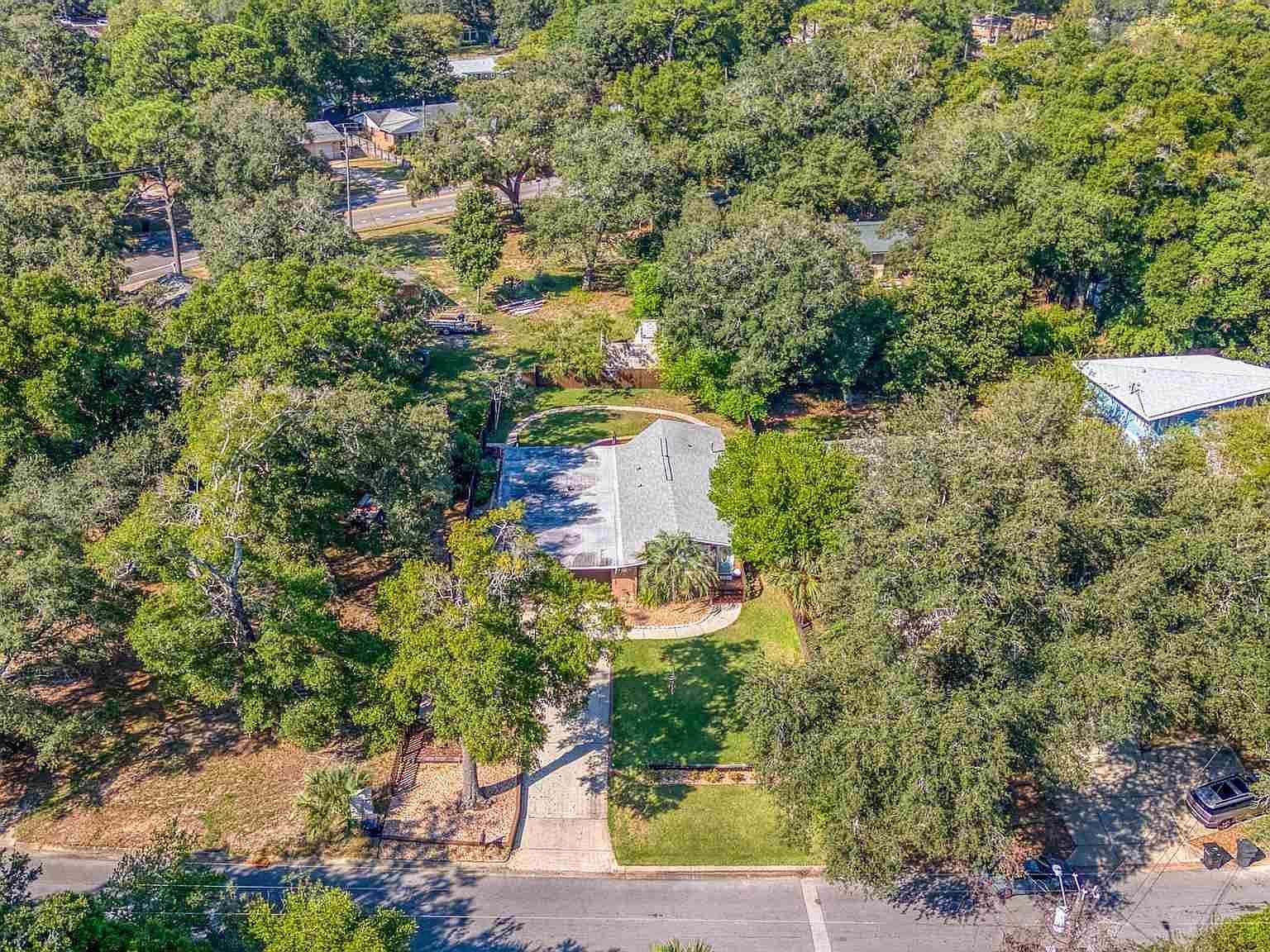 4875 Peacock Dr Pensacola, FL 32504 - Thumbnail 4