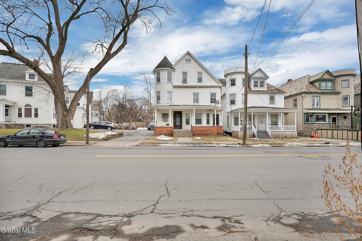 920 McClellan St Schenectady, NY 12309 - Thumbnail 4