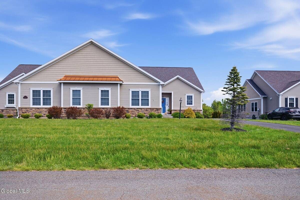 13 Elena Ct Mechanicville, NY 12118 - Thumbnail 4
