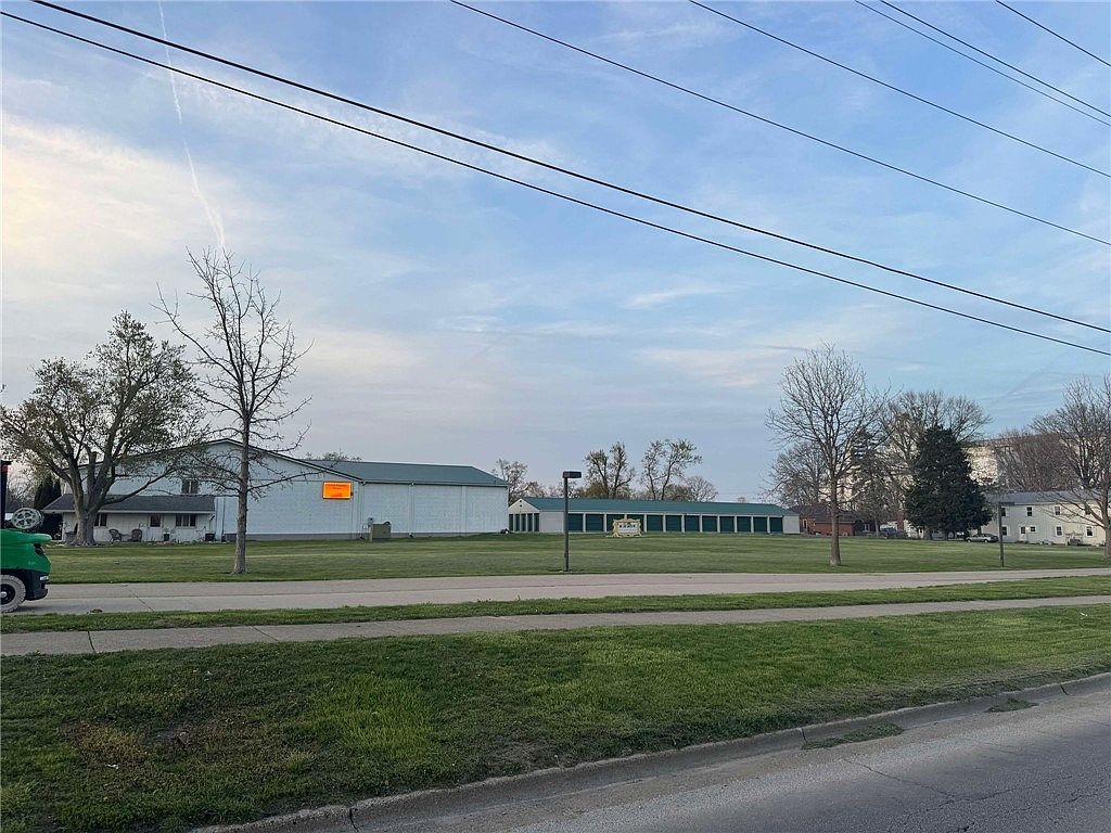 709 W Jasper St Paris, IL 61944 - Thumbnail 4