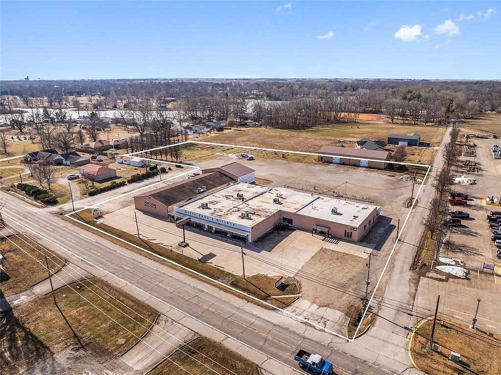 1249 N Main St Paris, IL 61944 - Thumbnail 4