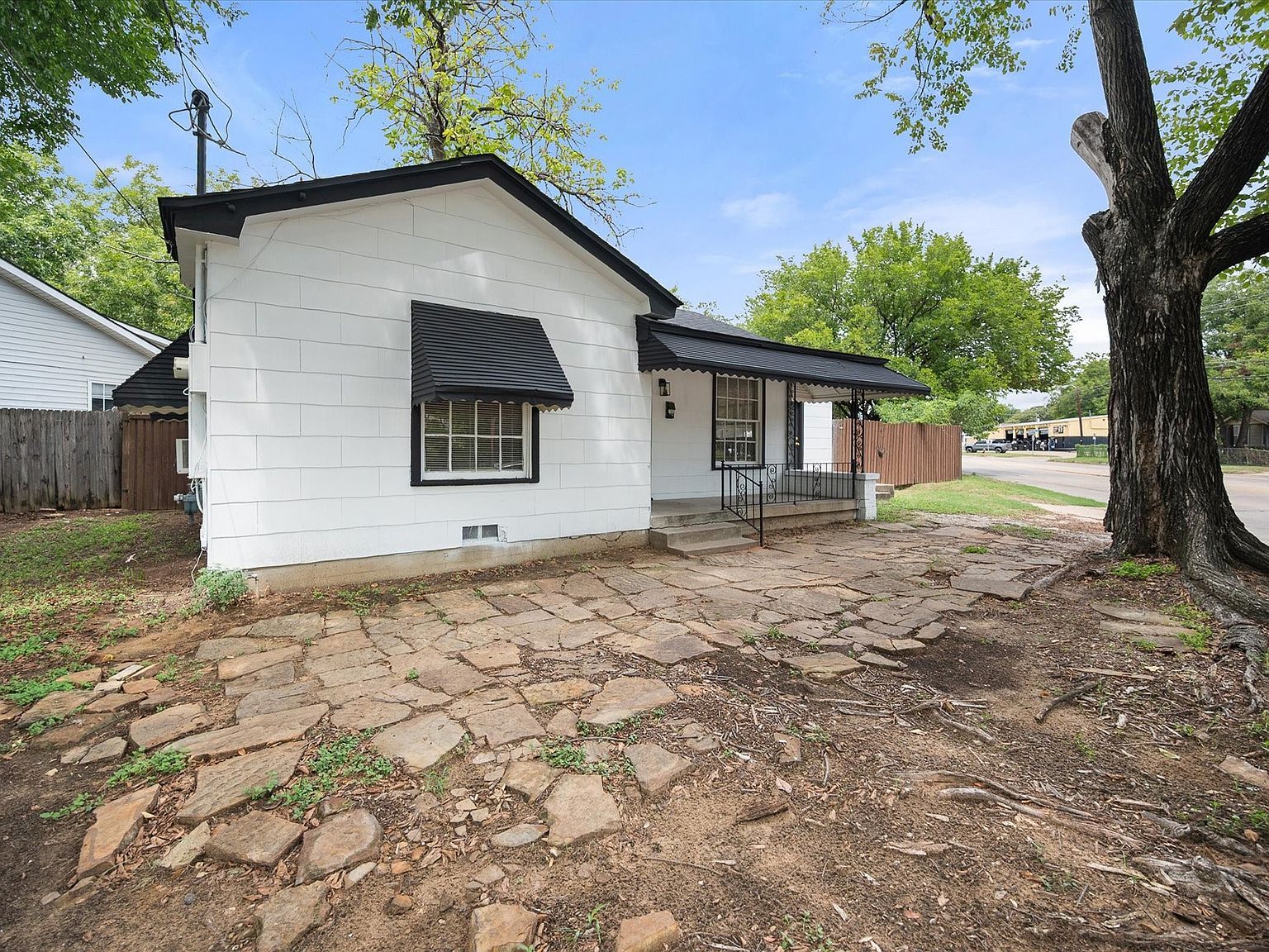 3837B Earl St Fort Worth, TX 76111 - Thumbnail 4