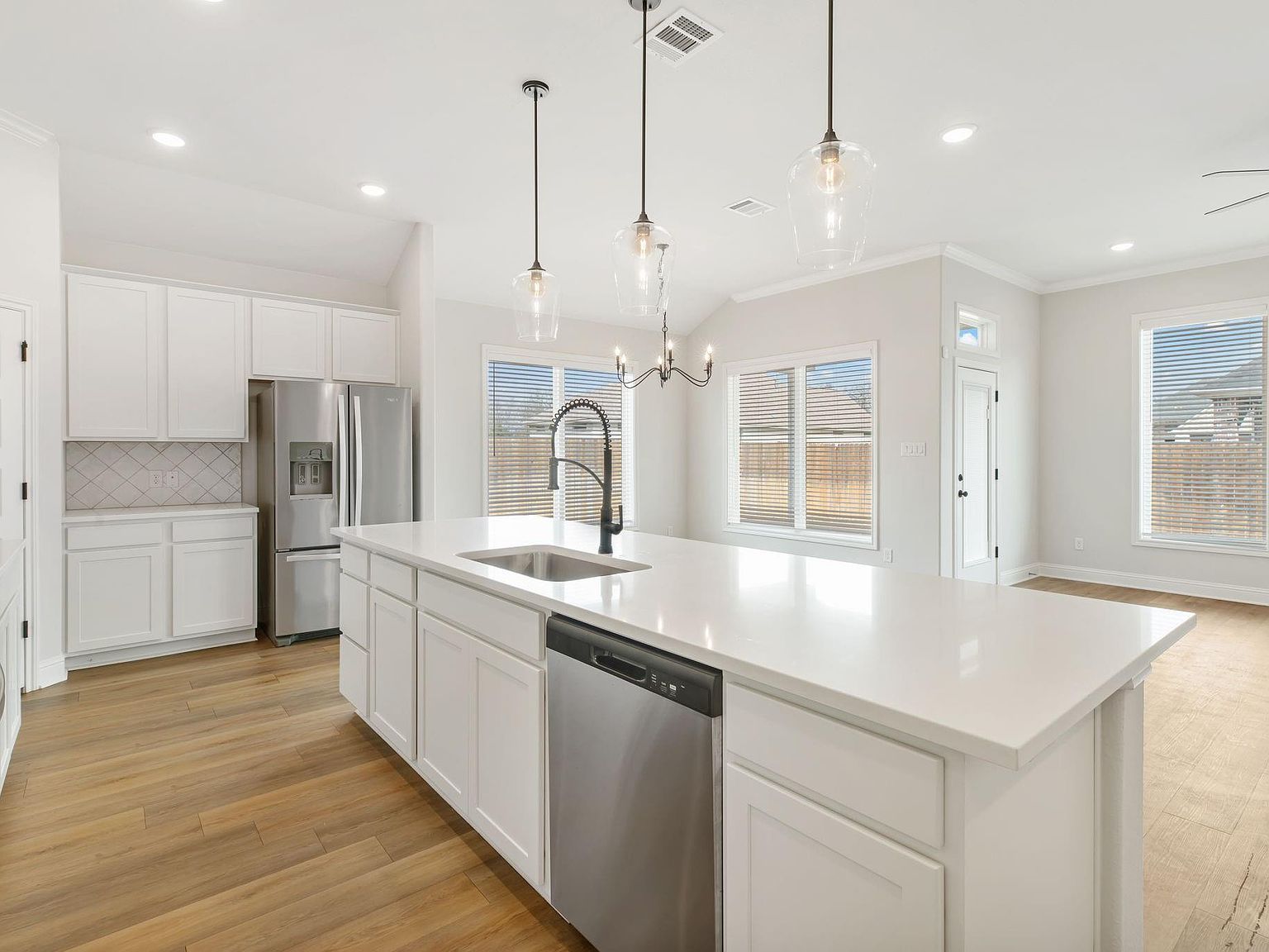 2912 Captain Ct Bryan, TX 77808 - Thumbnail 4