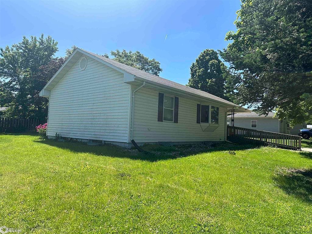 407 N Grimmell Rd Jefferson, IA 50129 - Thumbnail 4