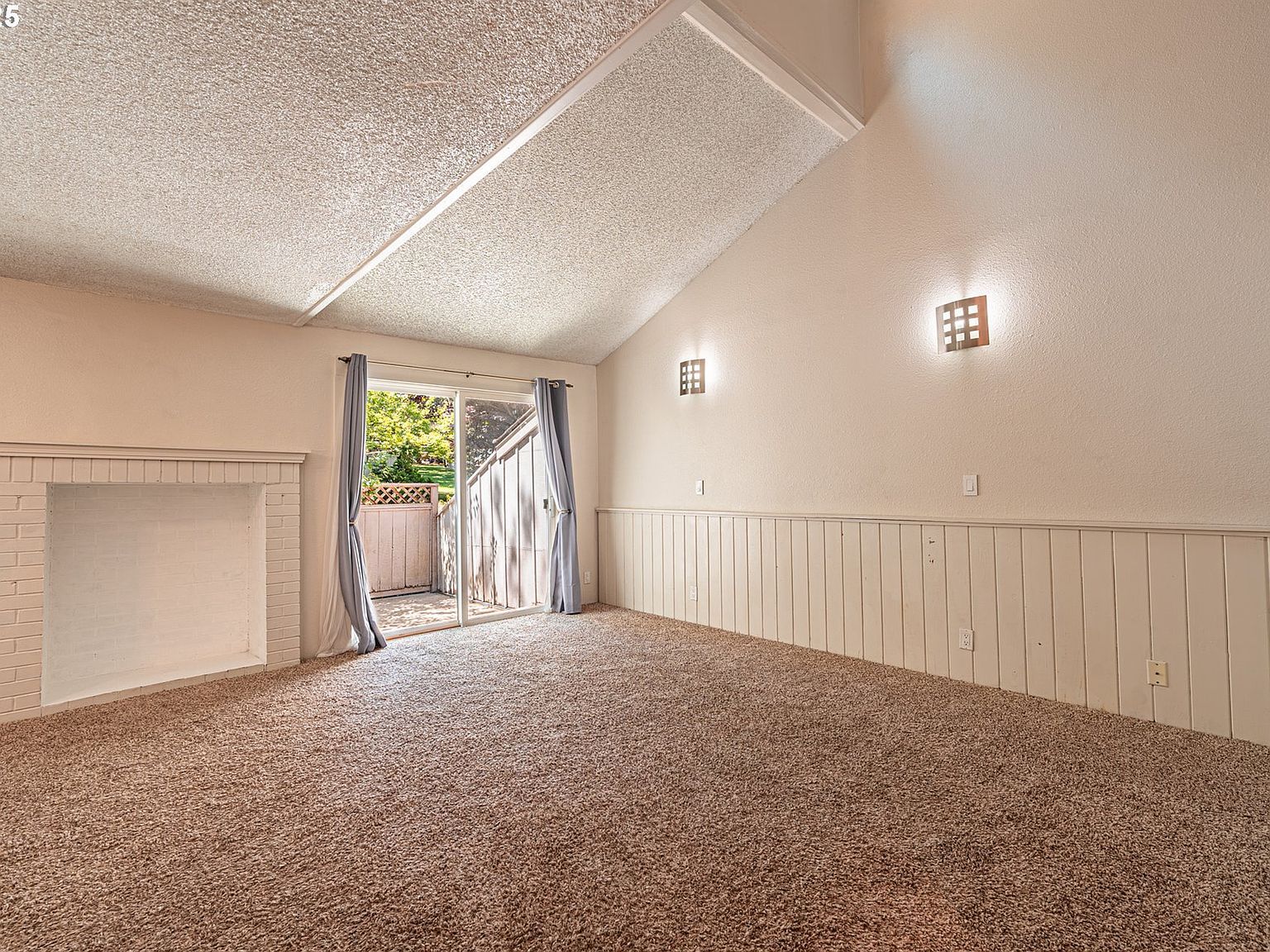 2111 Hawkins Ln Eugene, OR 97405 - Thumbnail 4