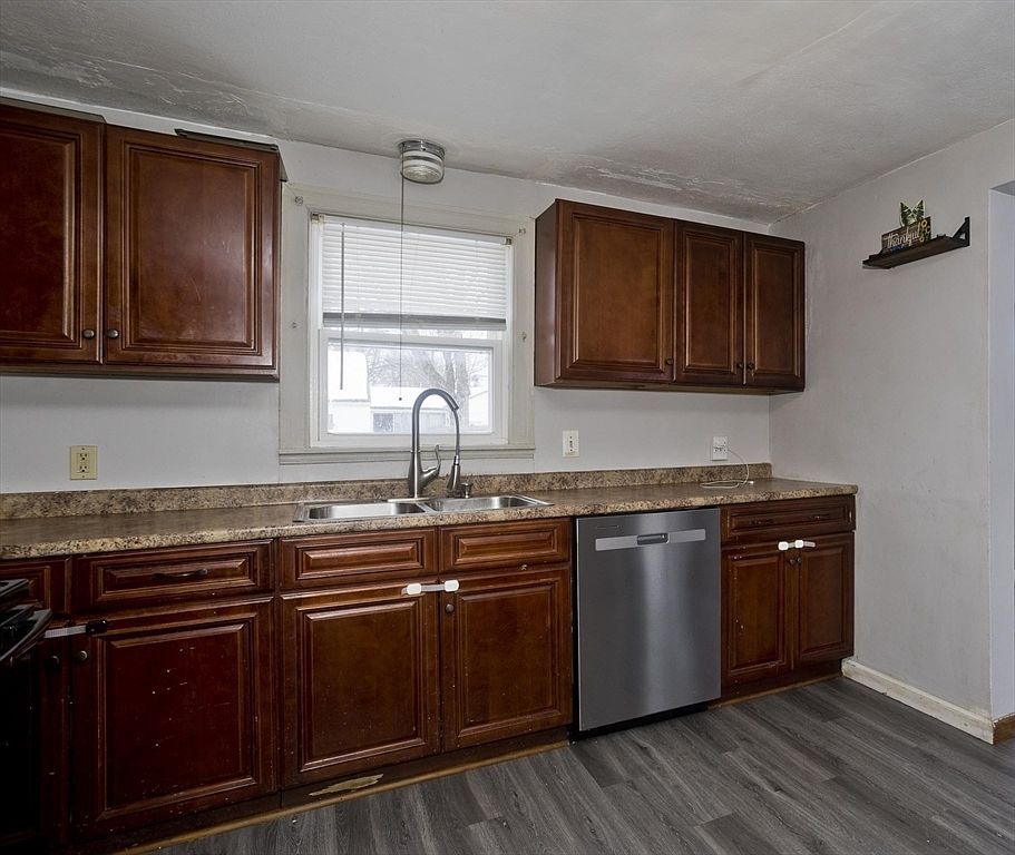 70 Chateaugay St Chicopee, MA 01020 - Thumbnail 4