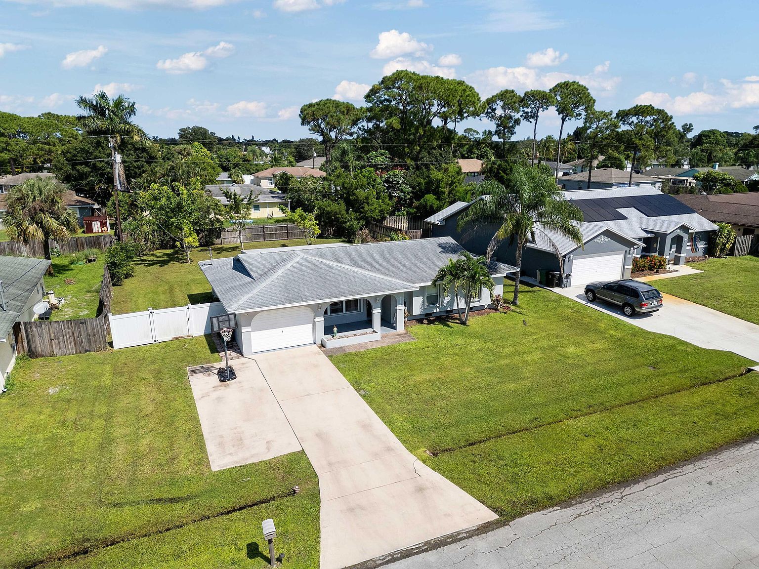 1167 SE Proctor Ln Port Saint Lucie, FL 34983 - Thumbnail 4