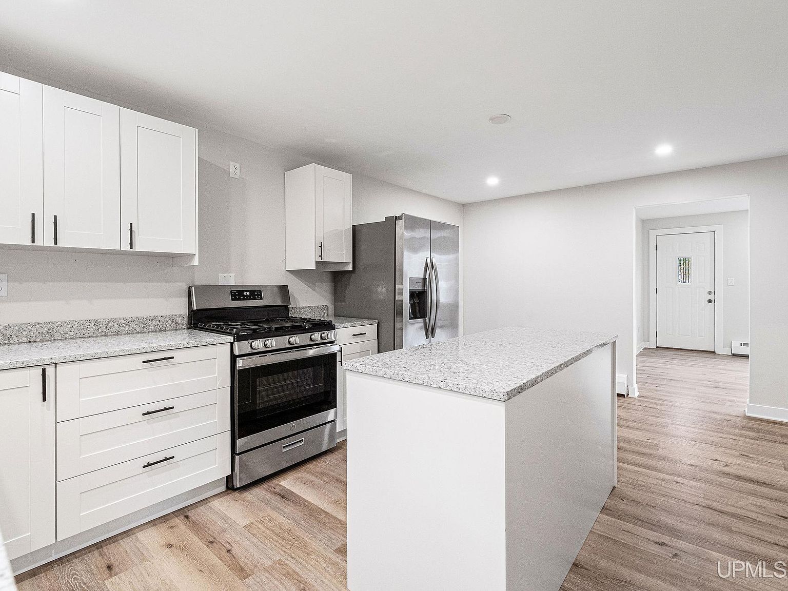 215 Hazel St Ishpeming, MI 49849 - Thumbnail 4