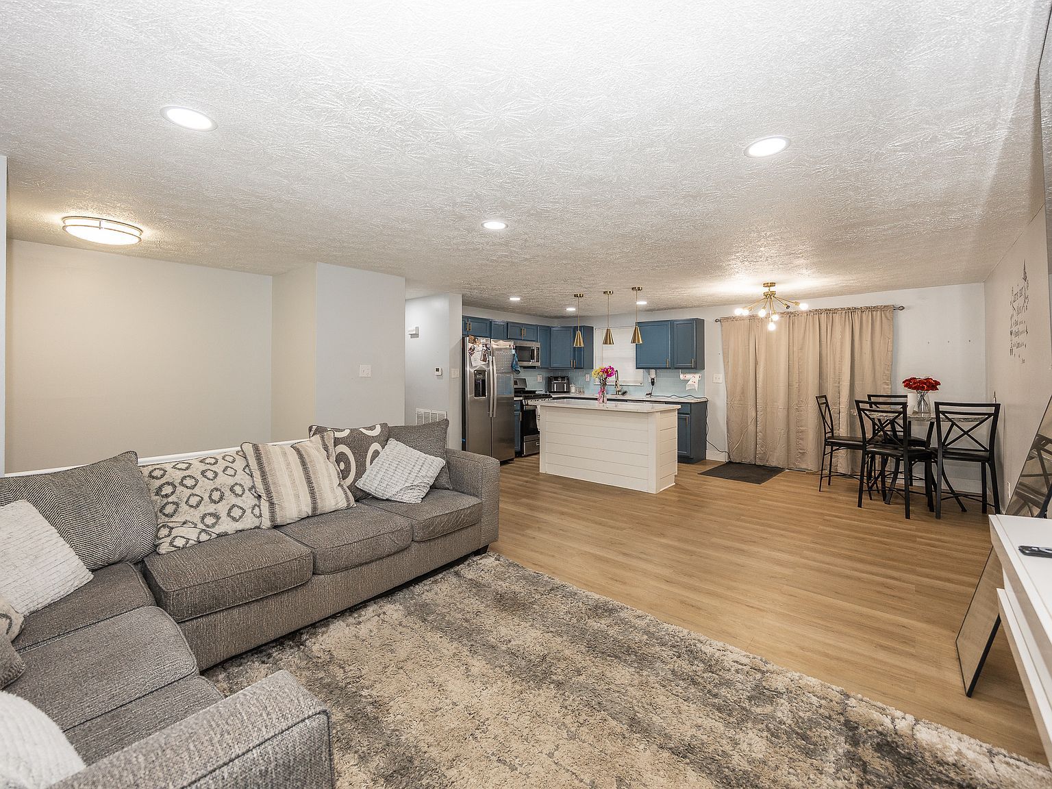 1646 Arley Dr Indianapolis, IN 46229 - Thumbnail 4