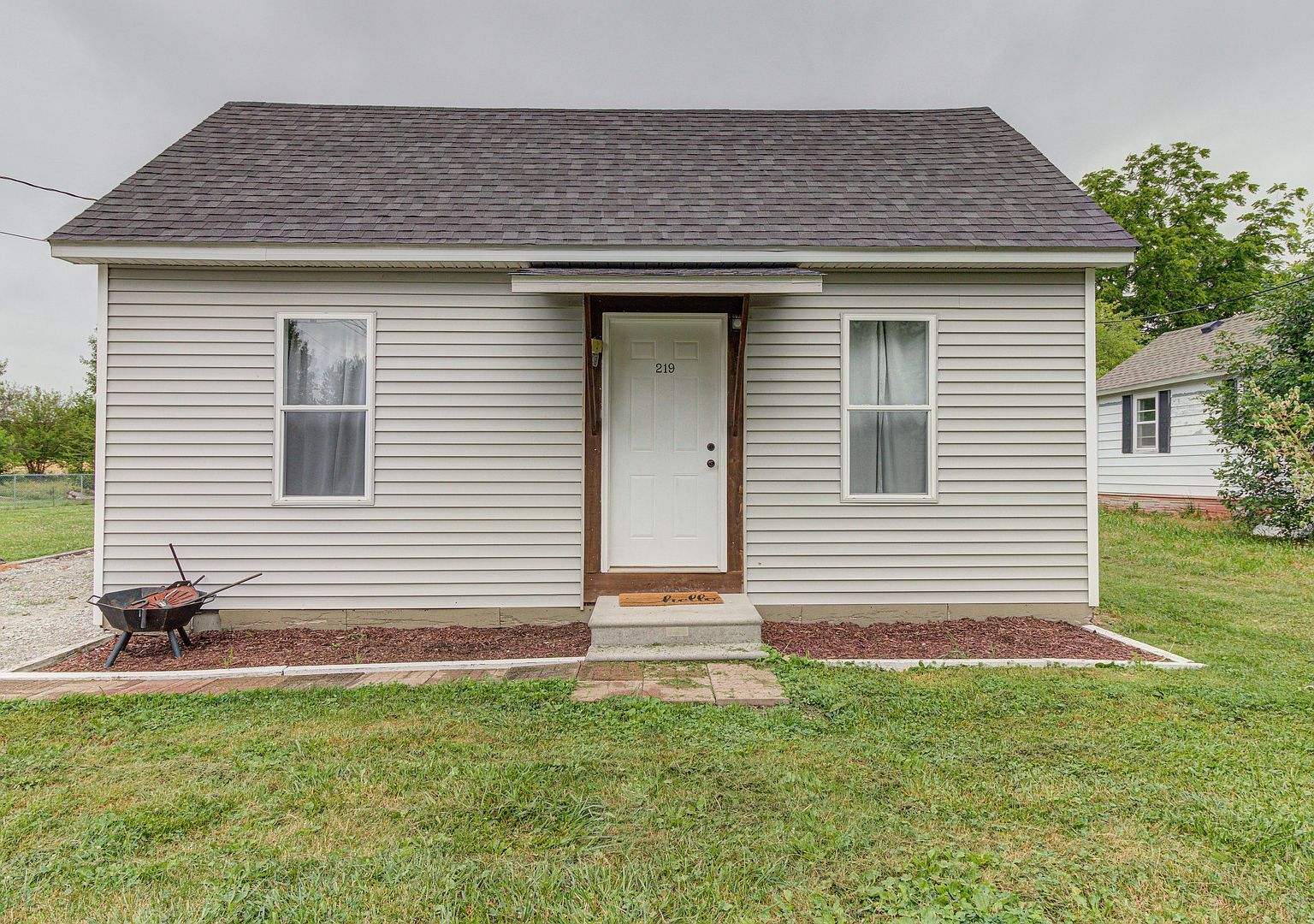 219 S Missouri St Atwood, IL 61913 - Thumbnail 4