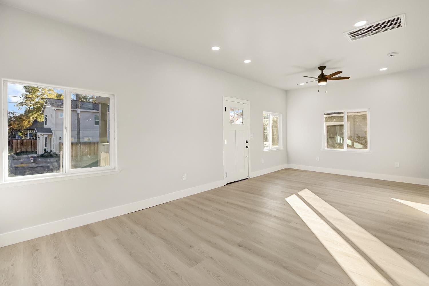 3989 Broadway Sacramento, CA 95817 - Thumbnail 4