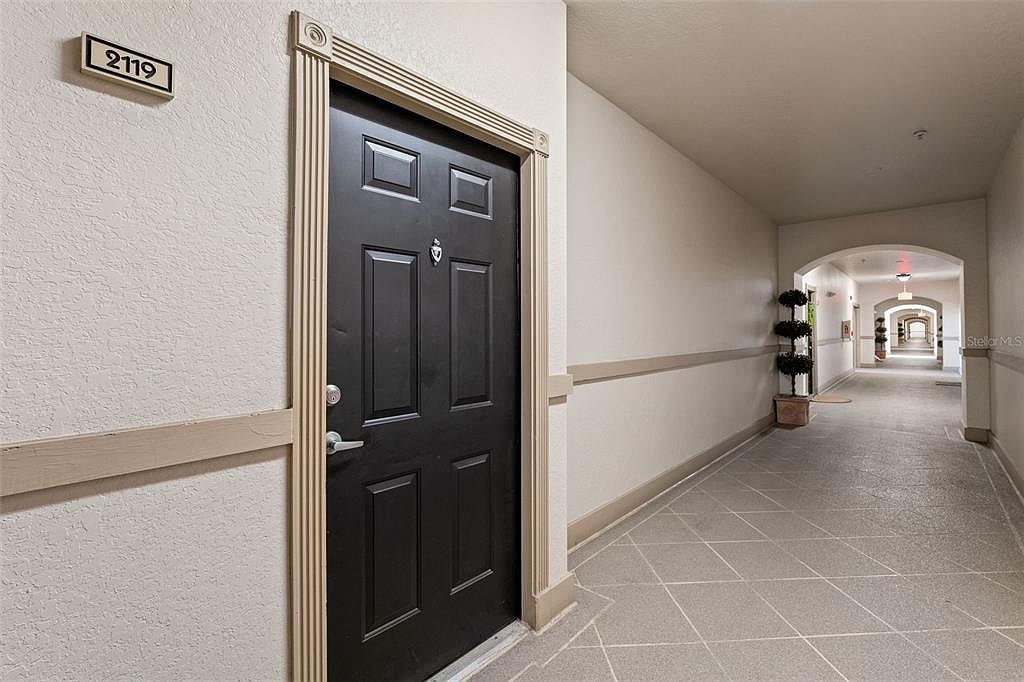 501 Knights Run Ave APT 2119 Tampa, FL 33602 - Thumbnail 4