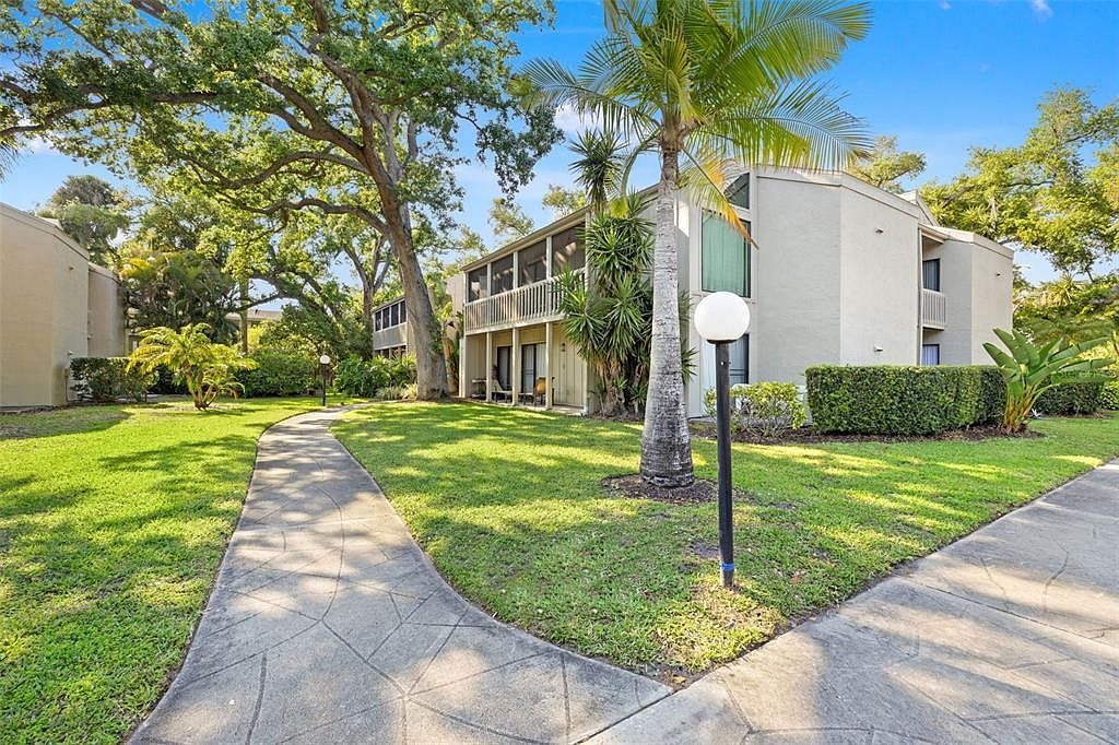 2200 Bahia Vista St APT B8 Sarasota, FL 34239 - Thumbnail 4