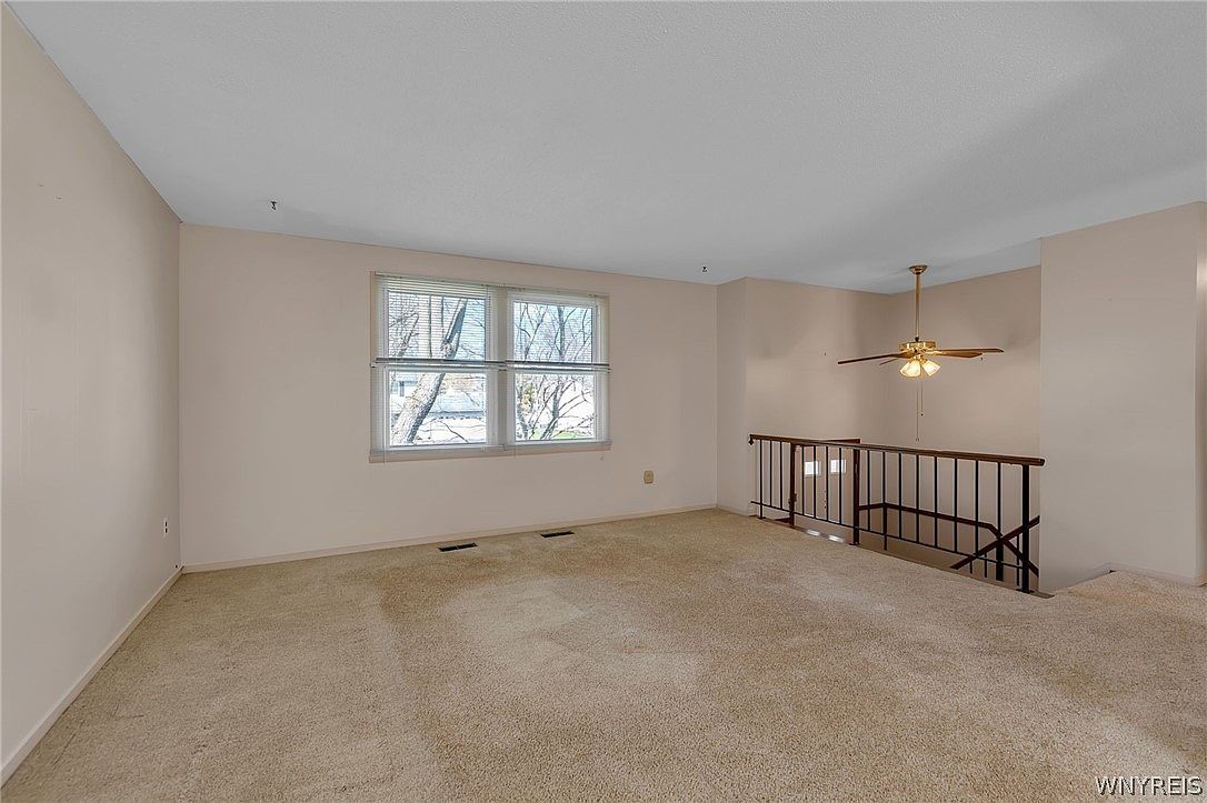 409 Tracey Ln Grand Island, NY 14072 - Thumbnail 4