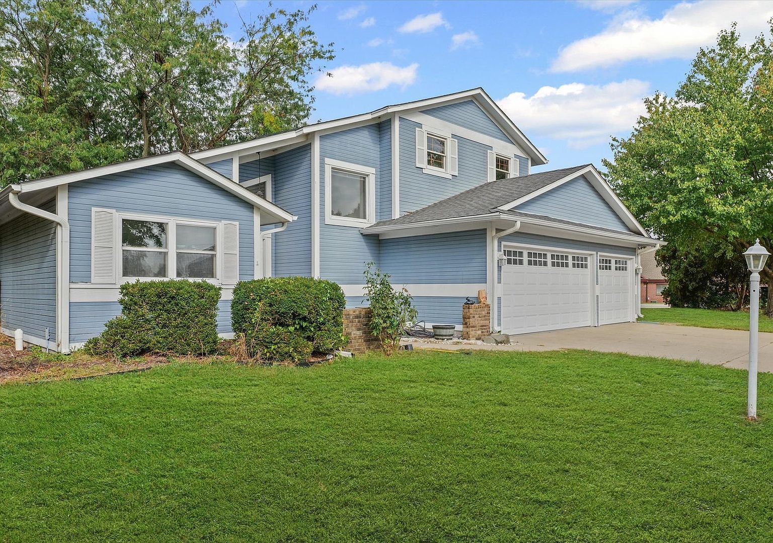 2401 Lakewood Dr Champaign, IL 61822 - Thumbnail 4