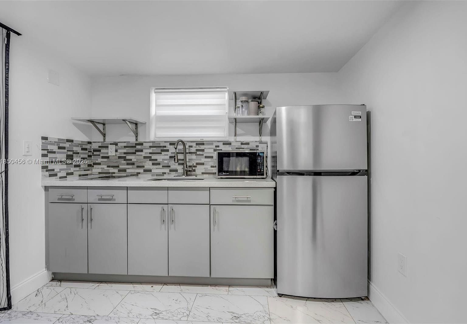 901 NW 34th Ter Lauderhill, FL 33311 - Thumbnail 4