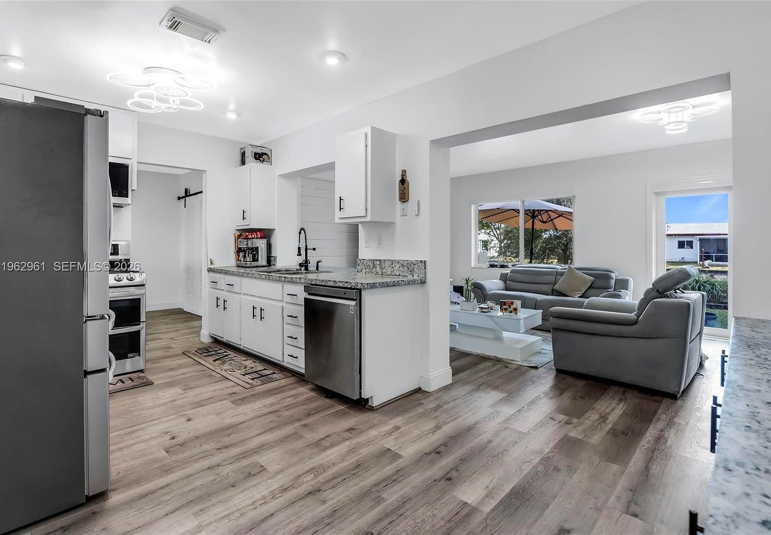 6810 NW 74th Pl Tamarac, FL 33321 - Thumbnail 4