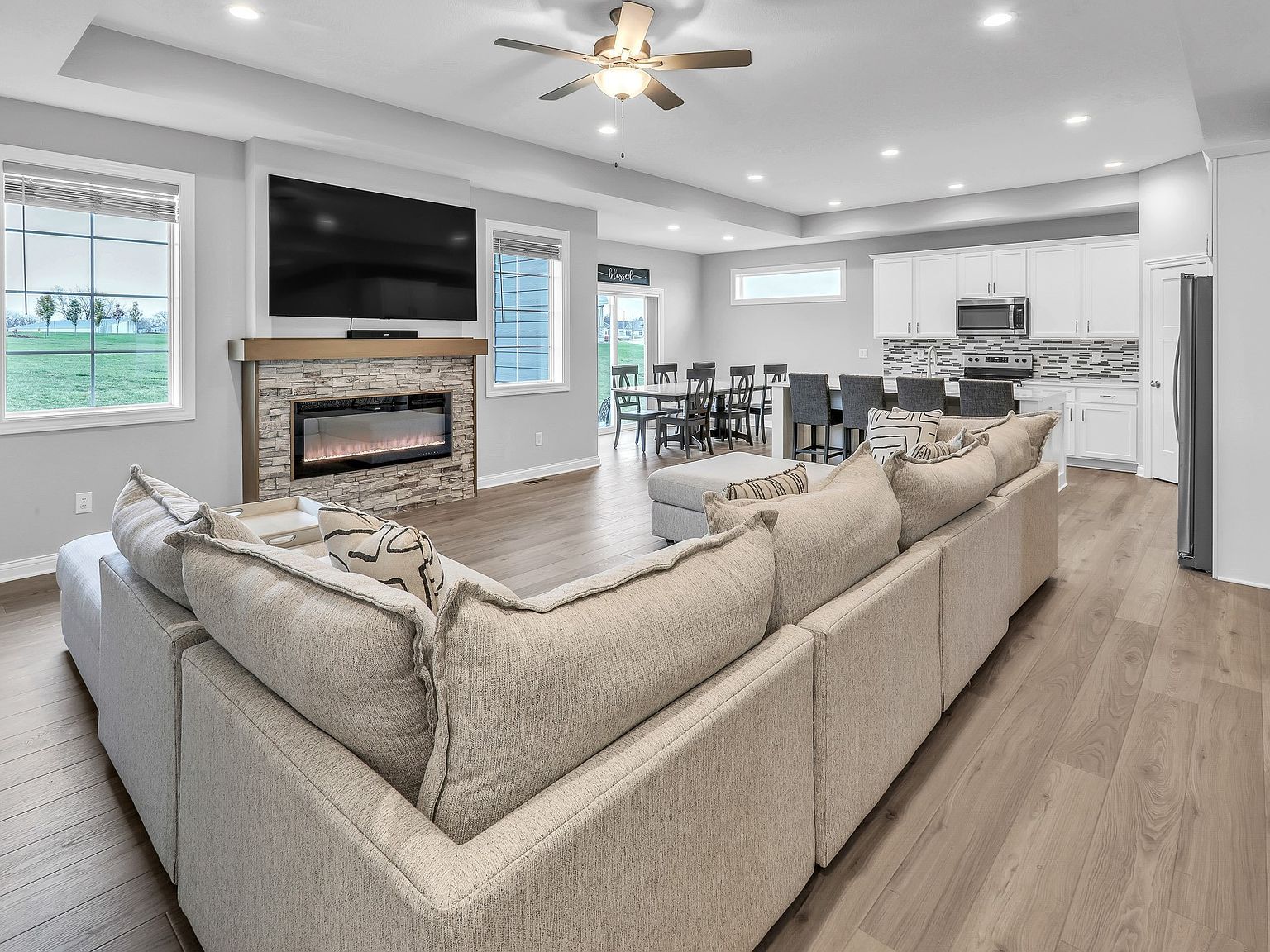 1800 Lakeview Dr Pella, IA 50219 - Thumbnail 4