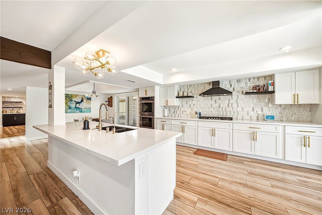 2930 Bel Air Dr Las Vegas, NV 89109 - Thumbnail 4